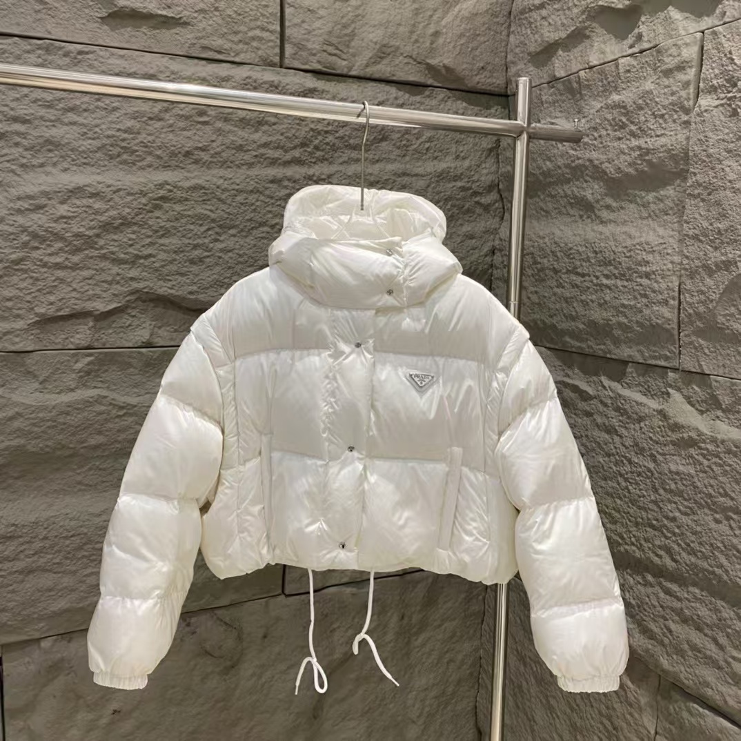 詳細な写真と価格については私に連絡してください。