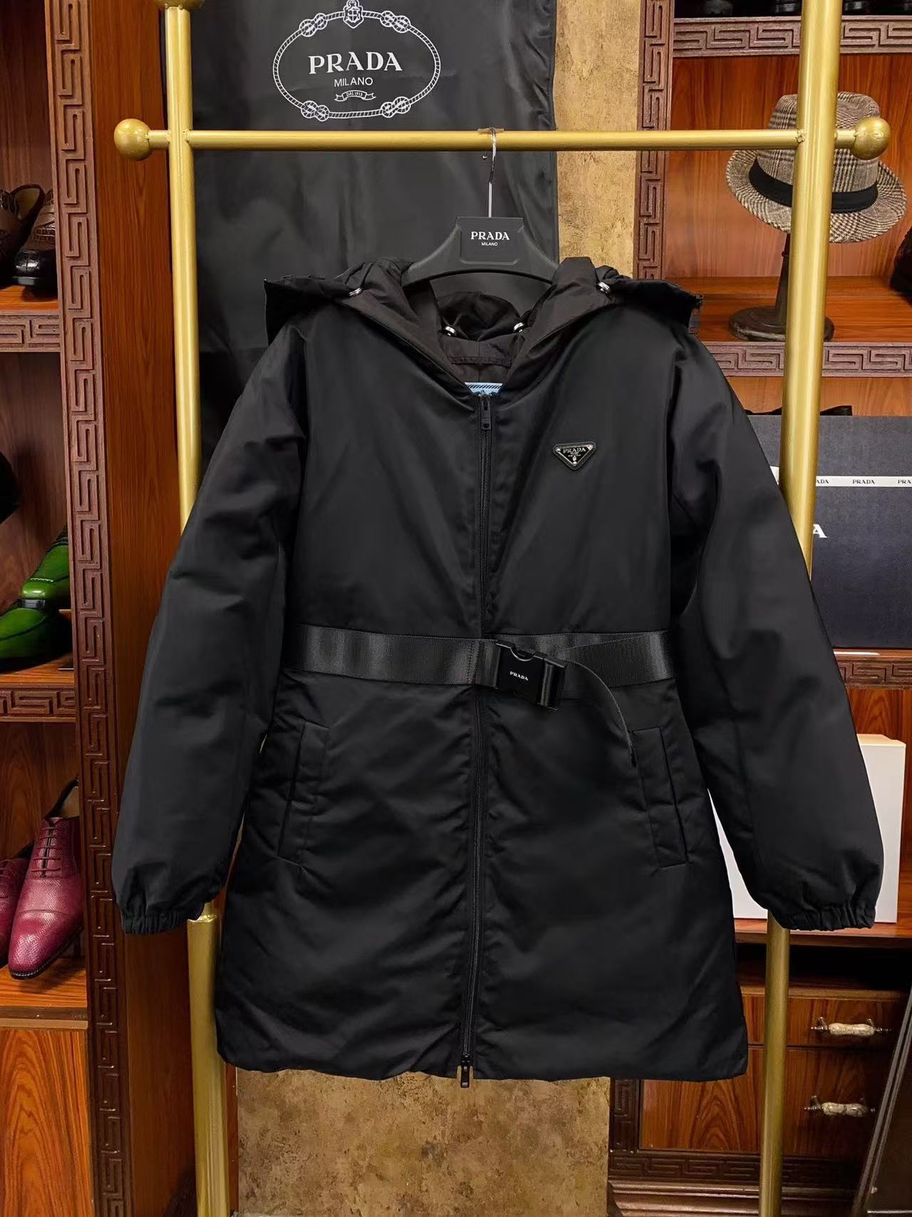 詳細な写真と価格については私に連絡してください。