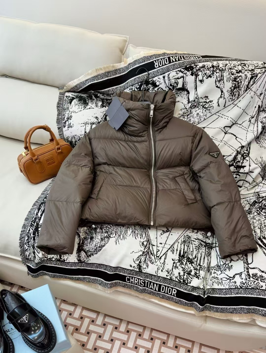 詳細な写真と価格については私に連絡してください。