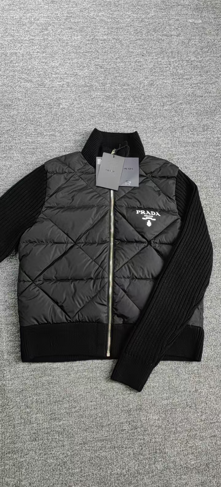 詳細な写真と価格については私に連絡してください。