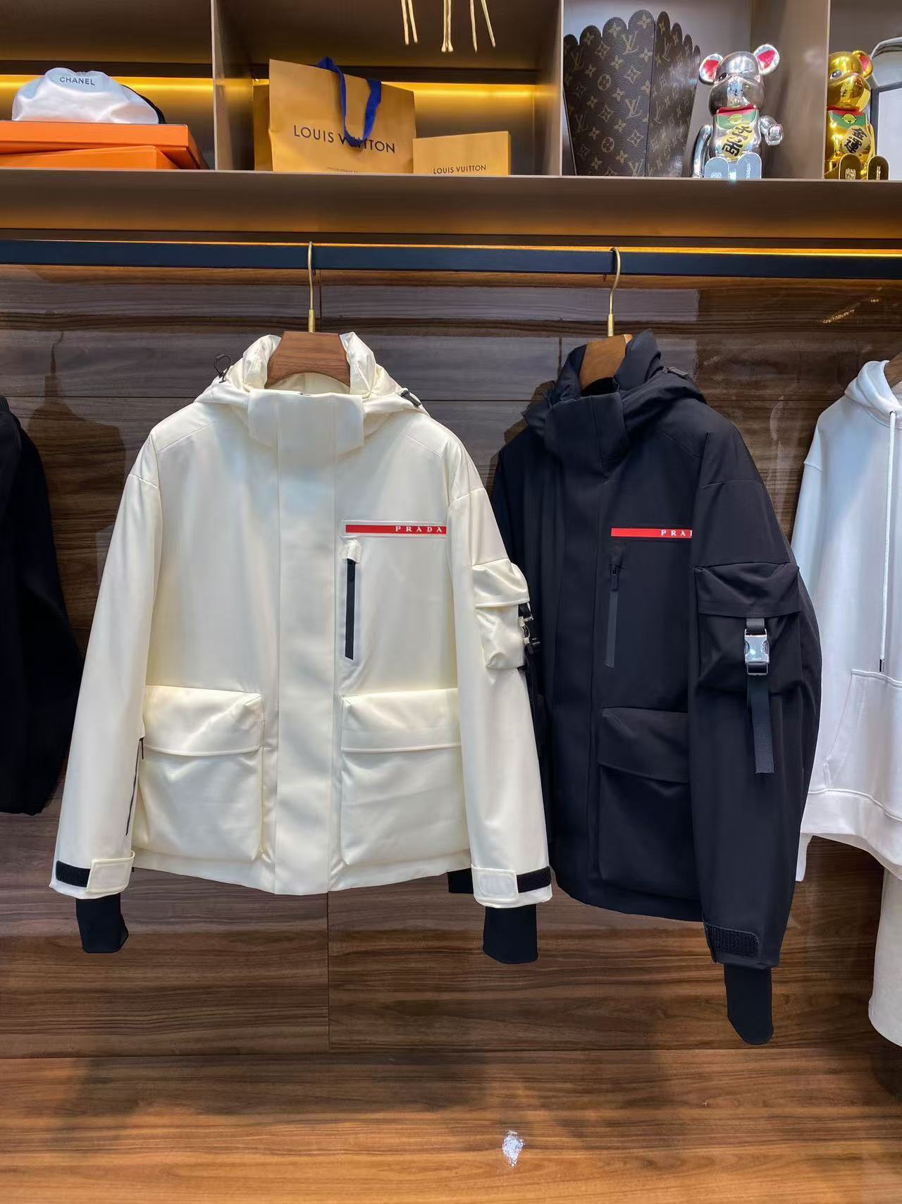 詳細な写真と価格については私に連絡してください。