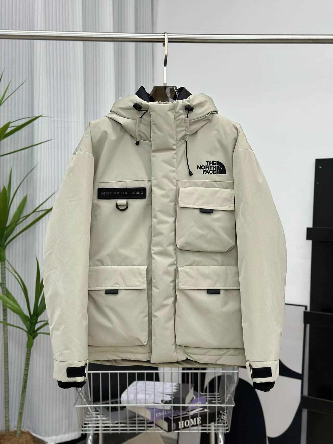 詳細な写真と価格については私に連絡してください。