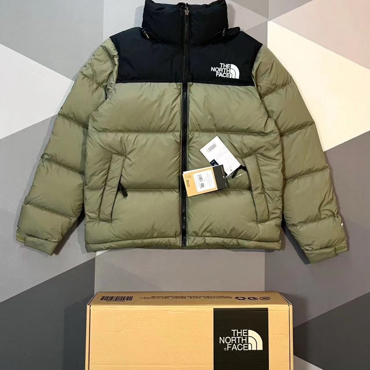 詳細な写真と価格については私に連絡してください。