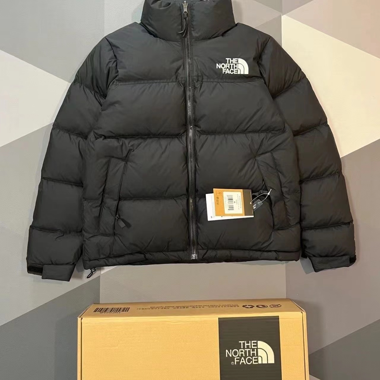 詳細な写真と価格については私に連絡してください。