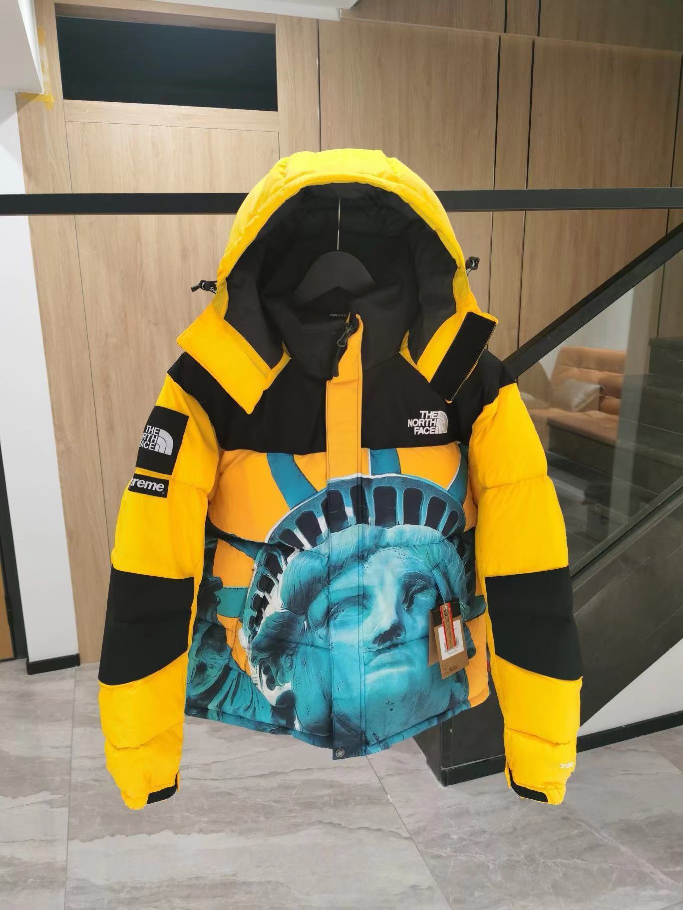 詳細な写真と価格については私に連絡してください。