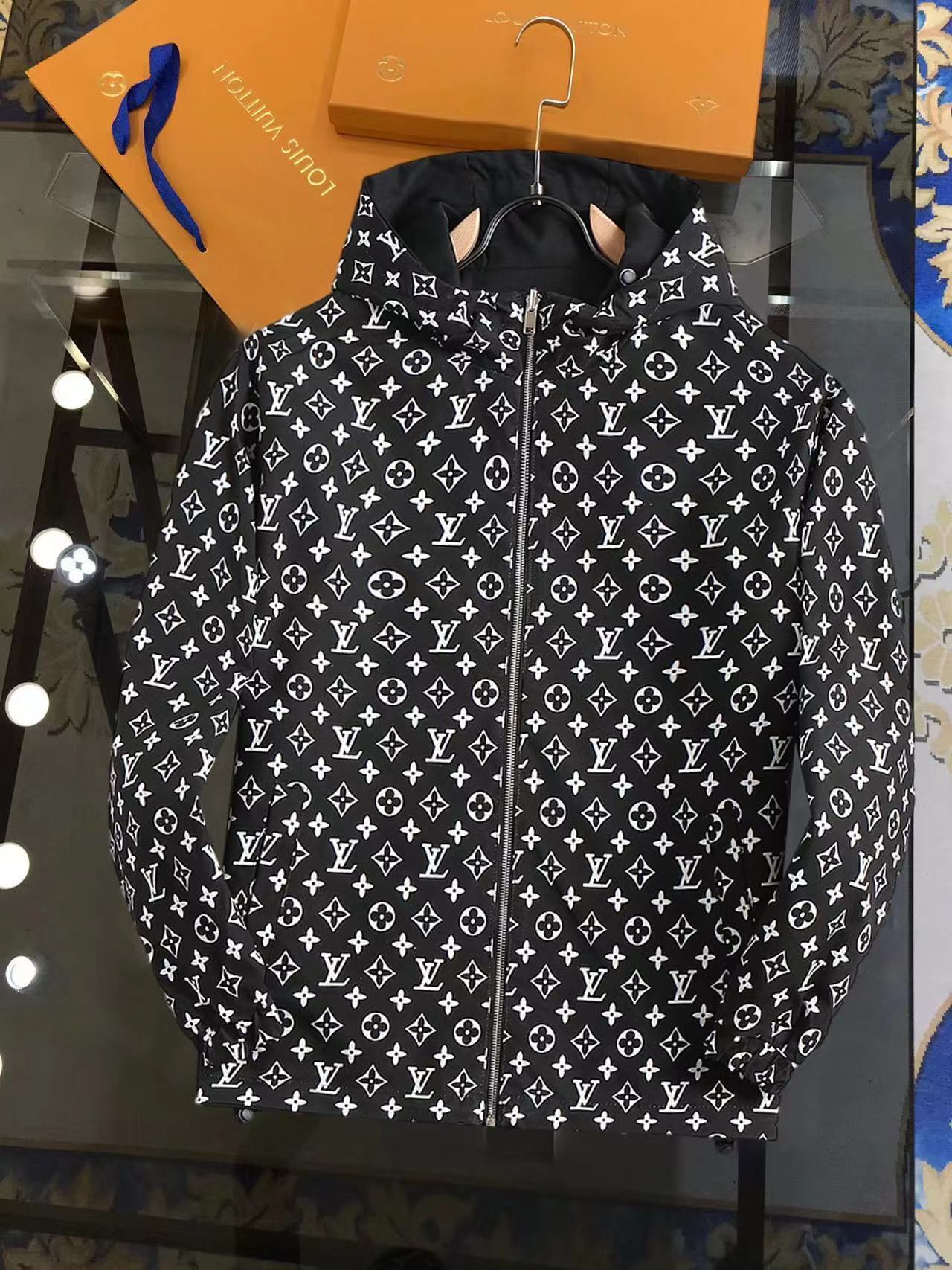 詳細な写真と価格については私に連絡してください。