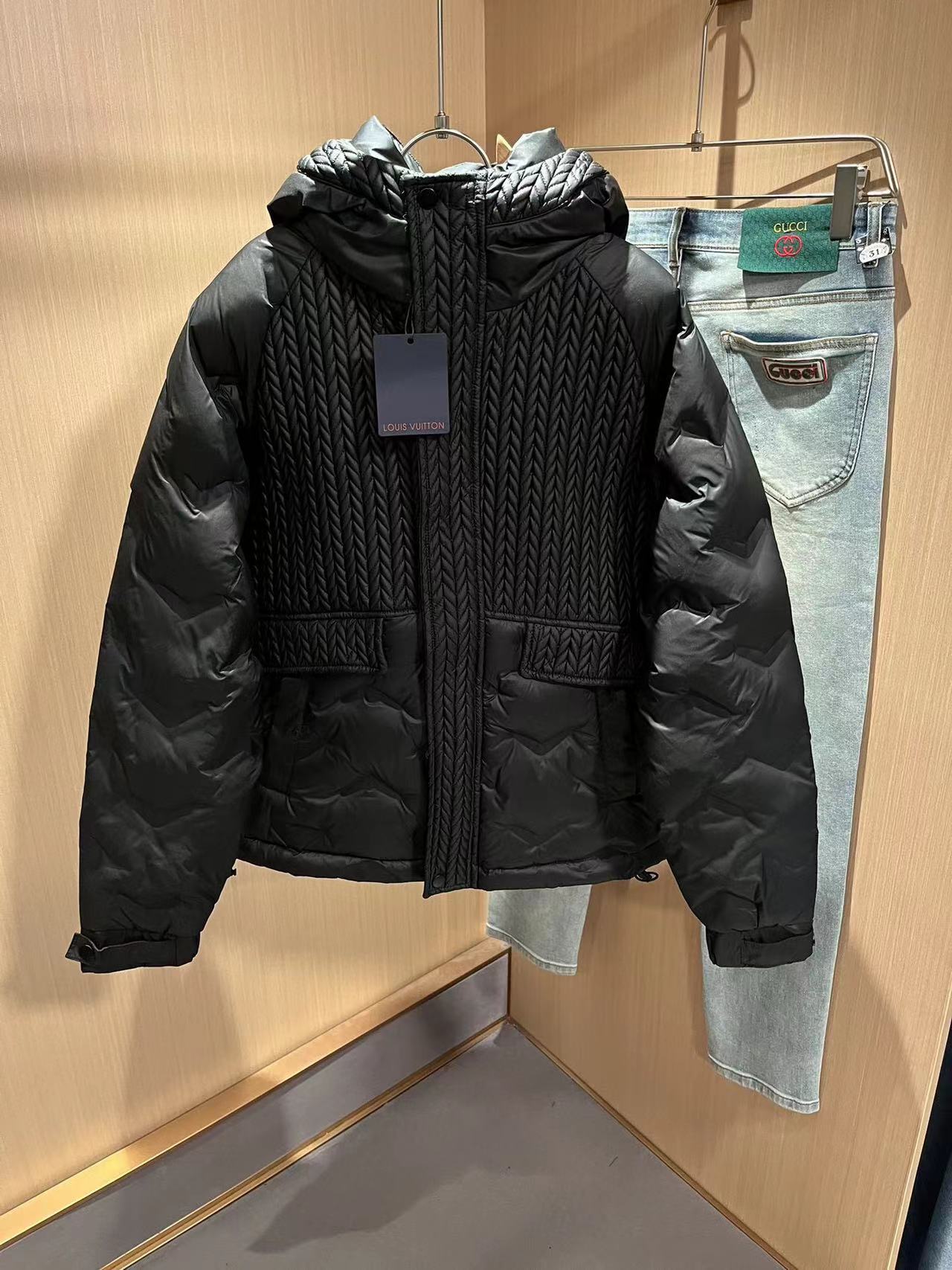 詳細な写真と価格については私に連絡してください。