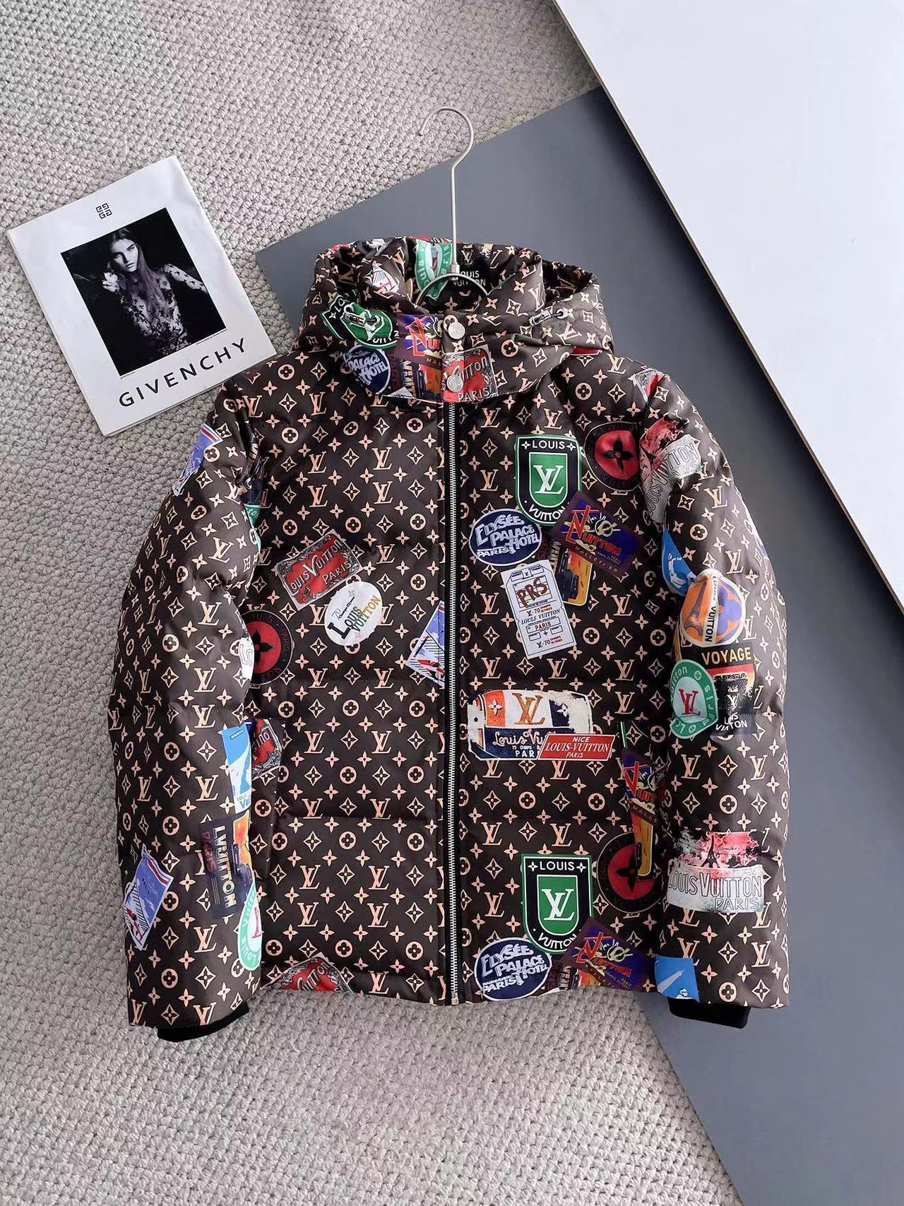 詳細な写真と価格については私に連絡してください。