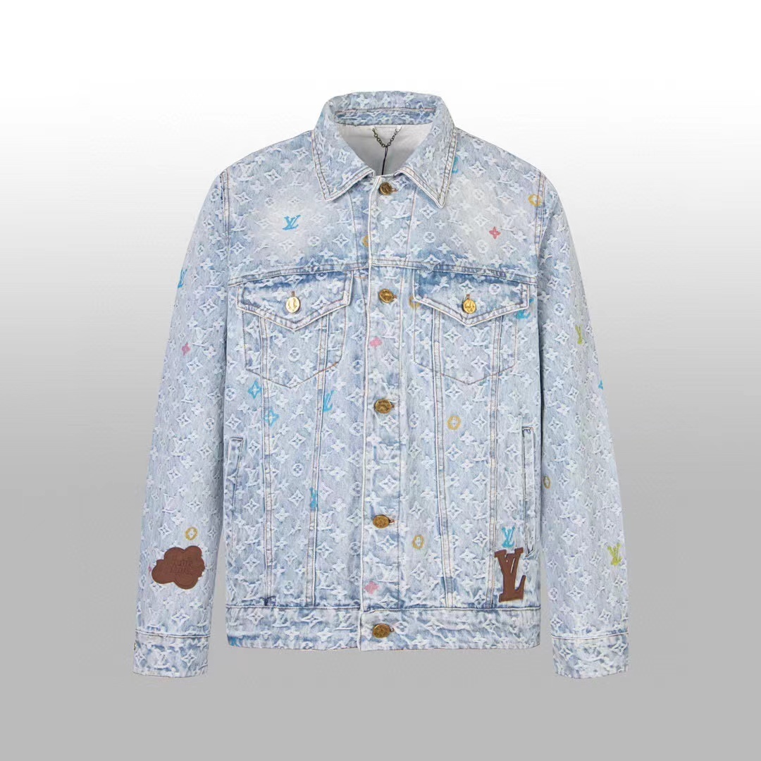 詳細な写真と価格については私に連絡してください。