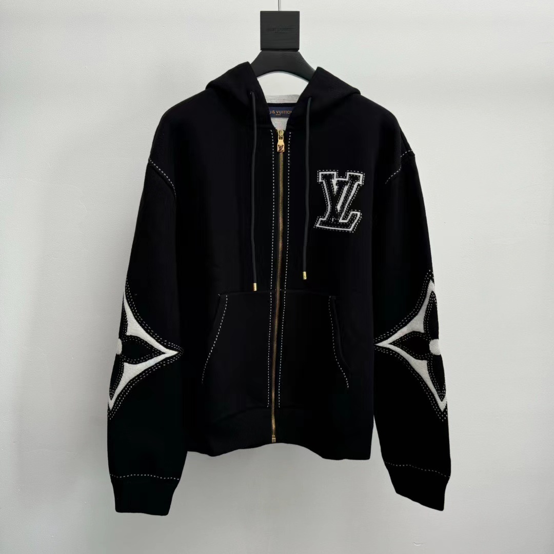 詳細な写真と価格については私に連絡してください。