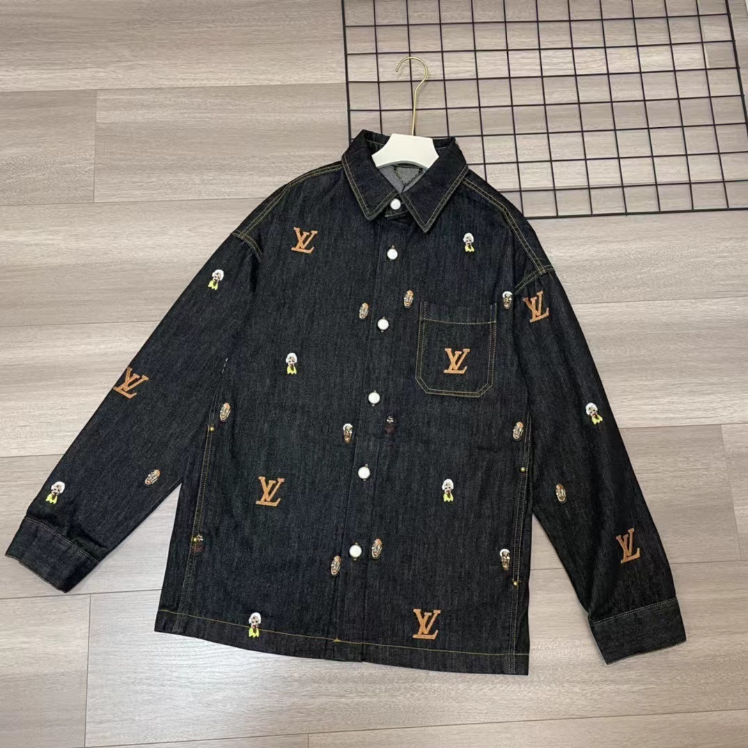 詳細な写真と価格については私に連絡してください。