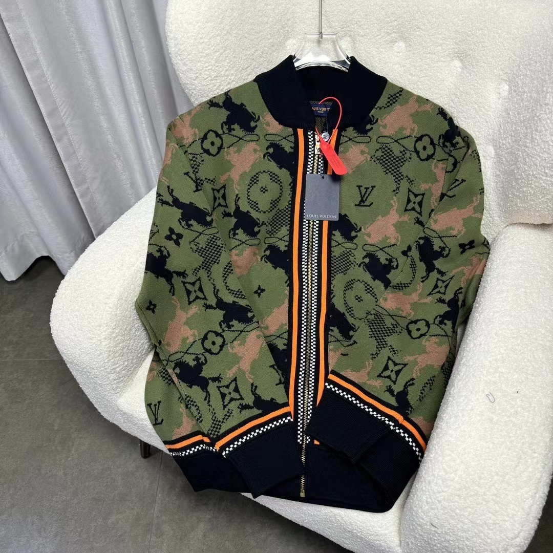 詳細な写真と価格については私に連絡してください。