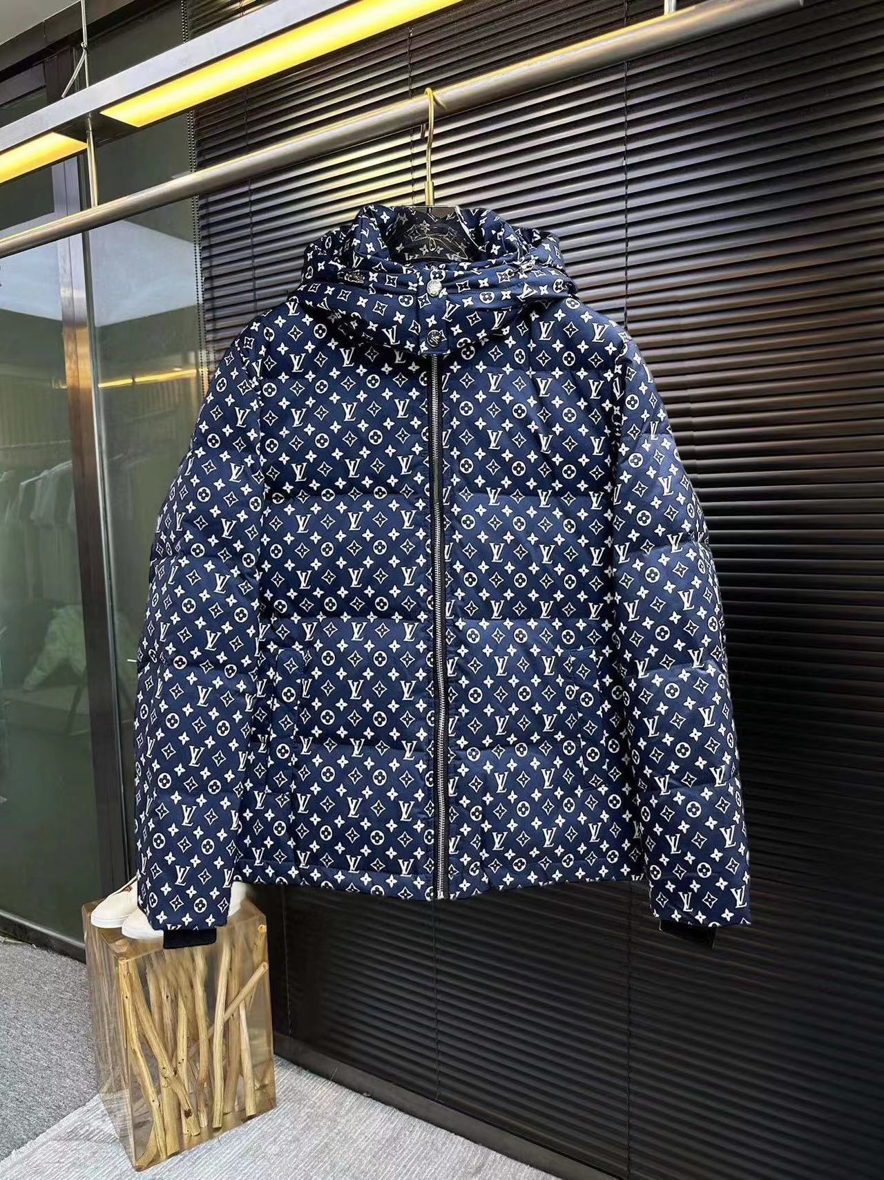 詳細な写真と価格については私に連絡してください。