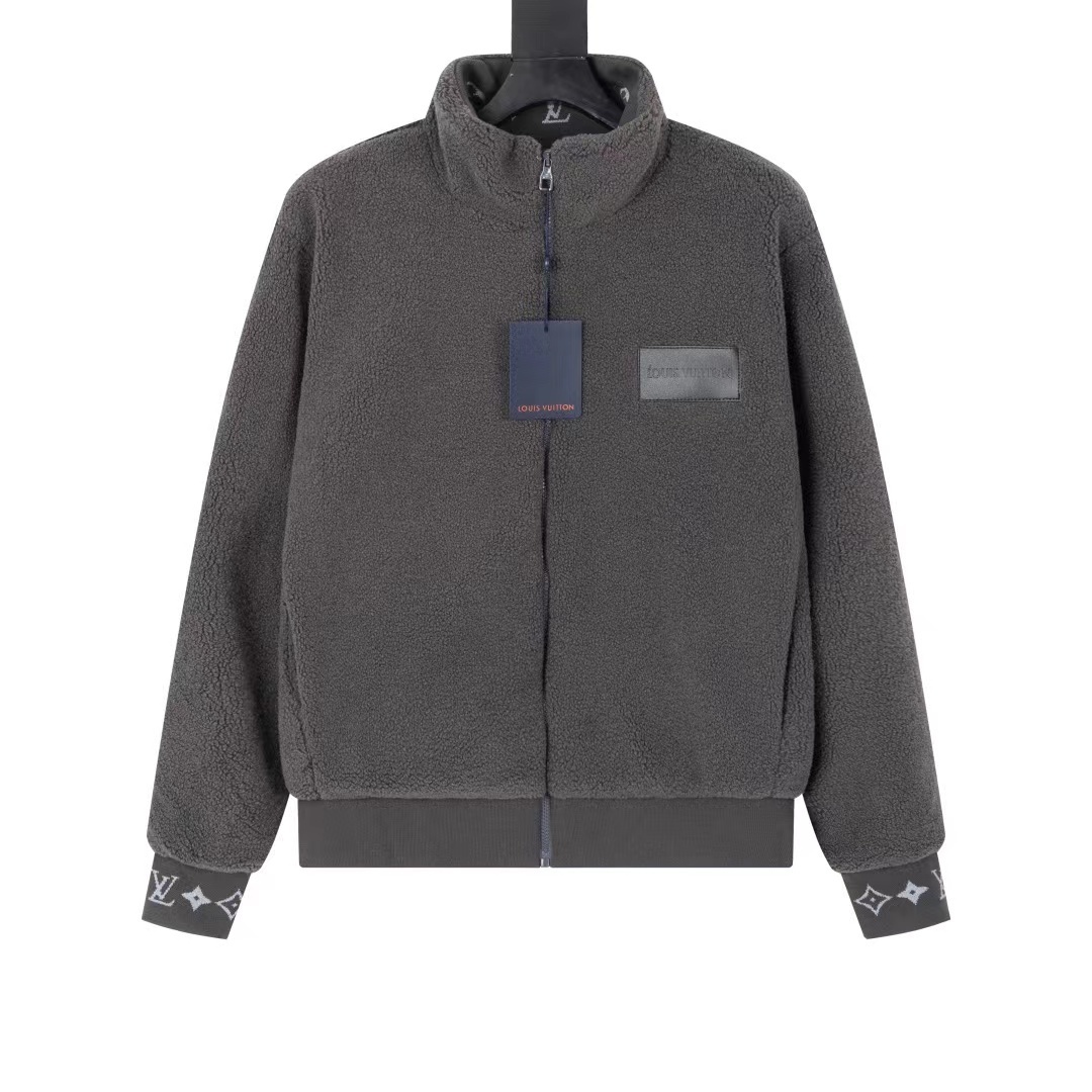 詳細な写真と価格については私に連絡してください。