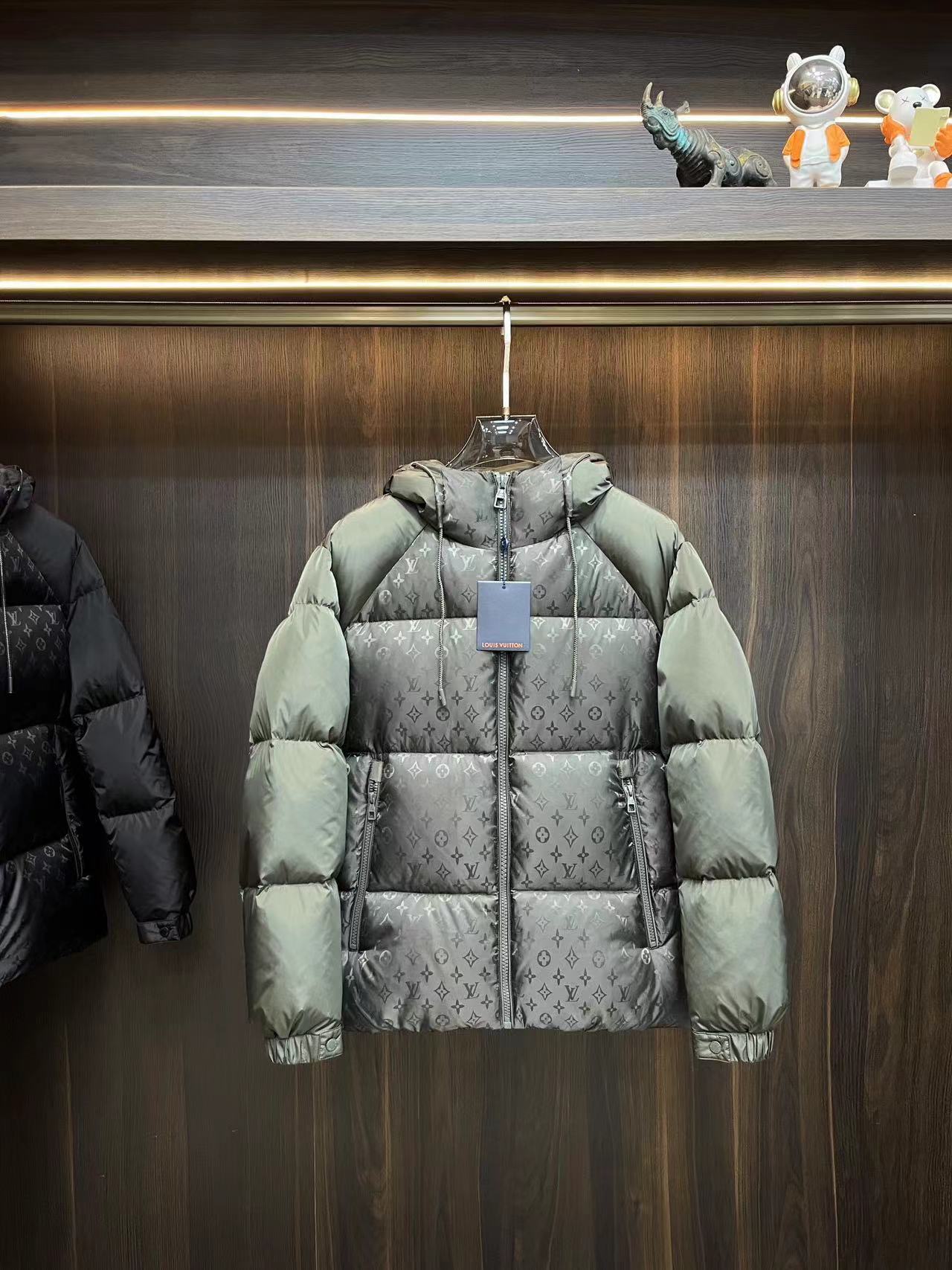 詳細な写真と価格については私に連絡してください。