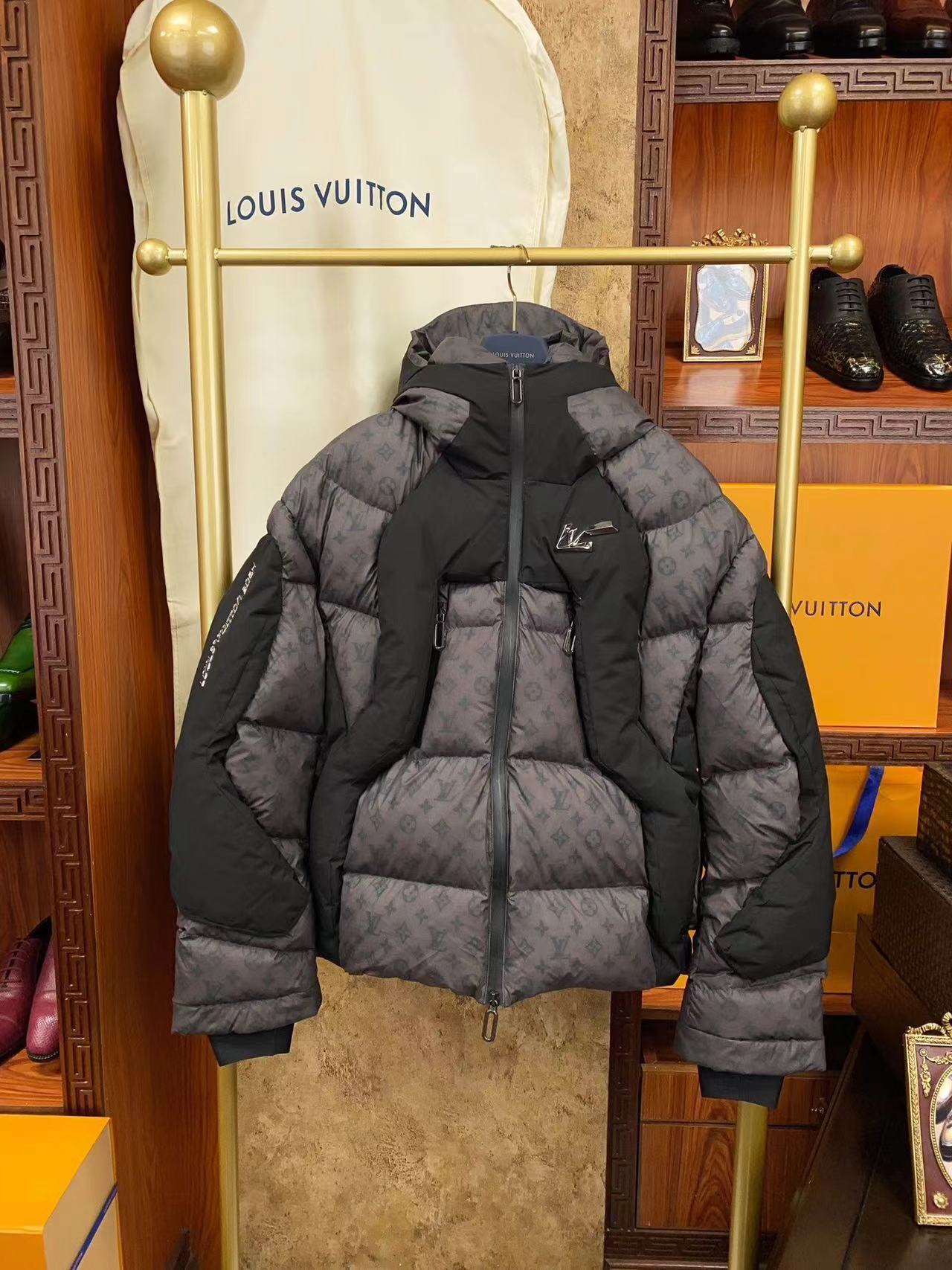 詳細な写真と価格については私に連絡してください。