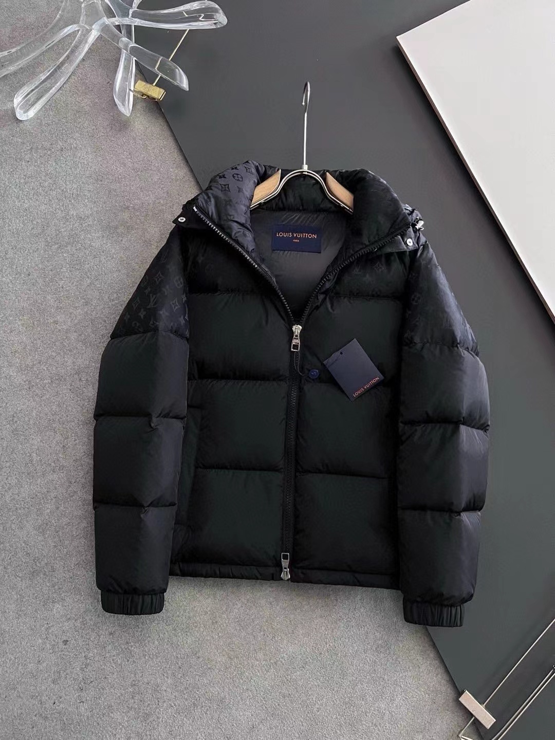 詳細な写真と価格については私に連絡してください。