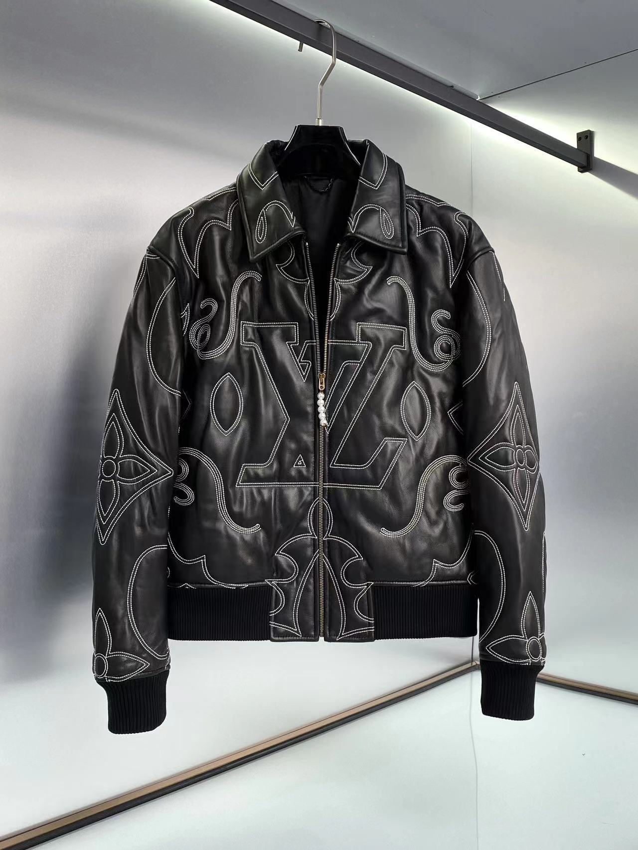 詳細な写真と価格については私に連絡してください。