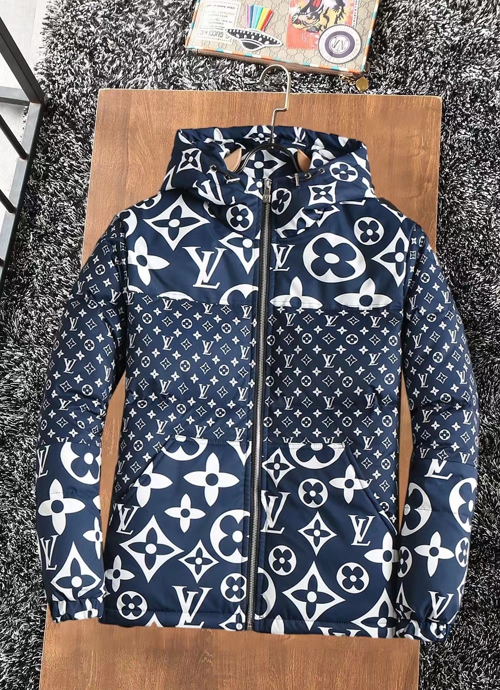 詳細な写真と価格については私に連絡してください。