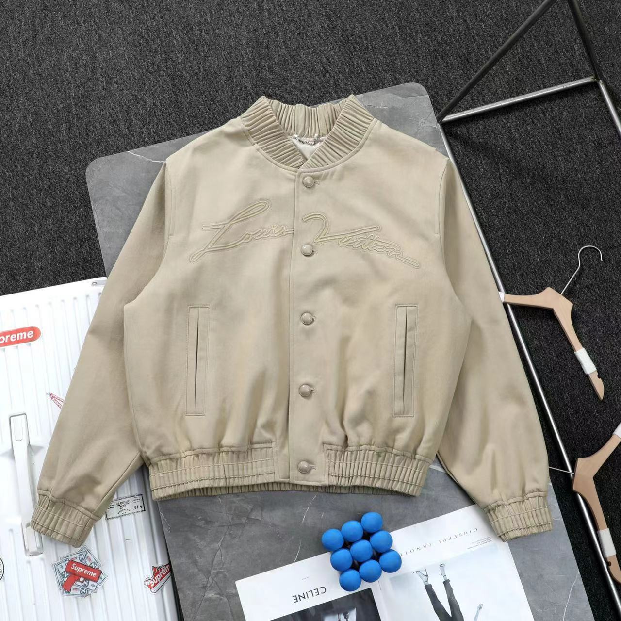 詳細な写真と価格については私に連絡してください。