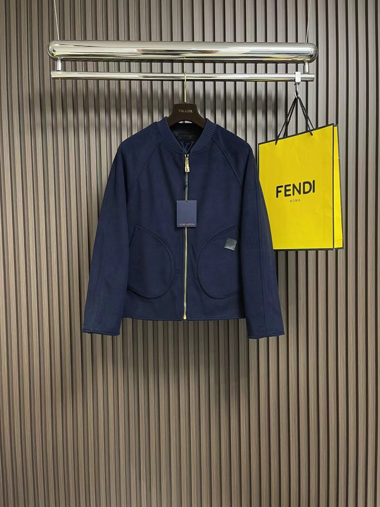 詳細な写真と価格については私に連絡してください。