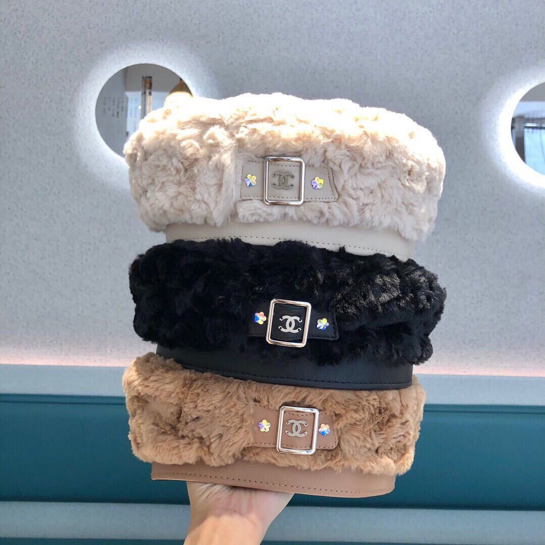 詳細な写真と価格については私に連絡してください