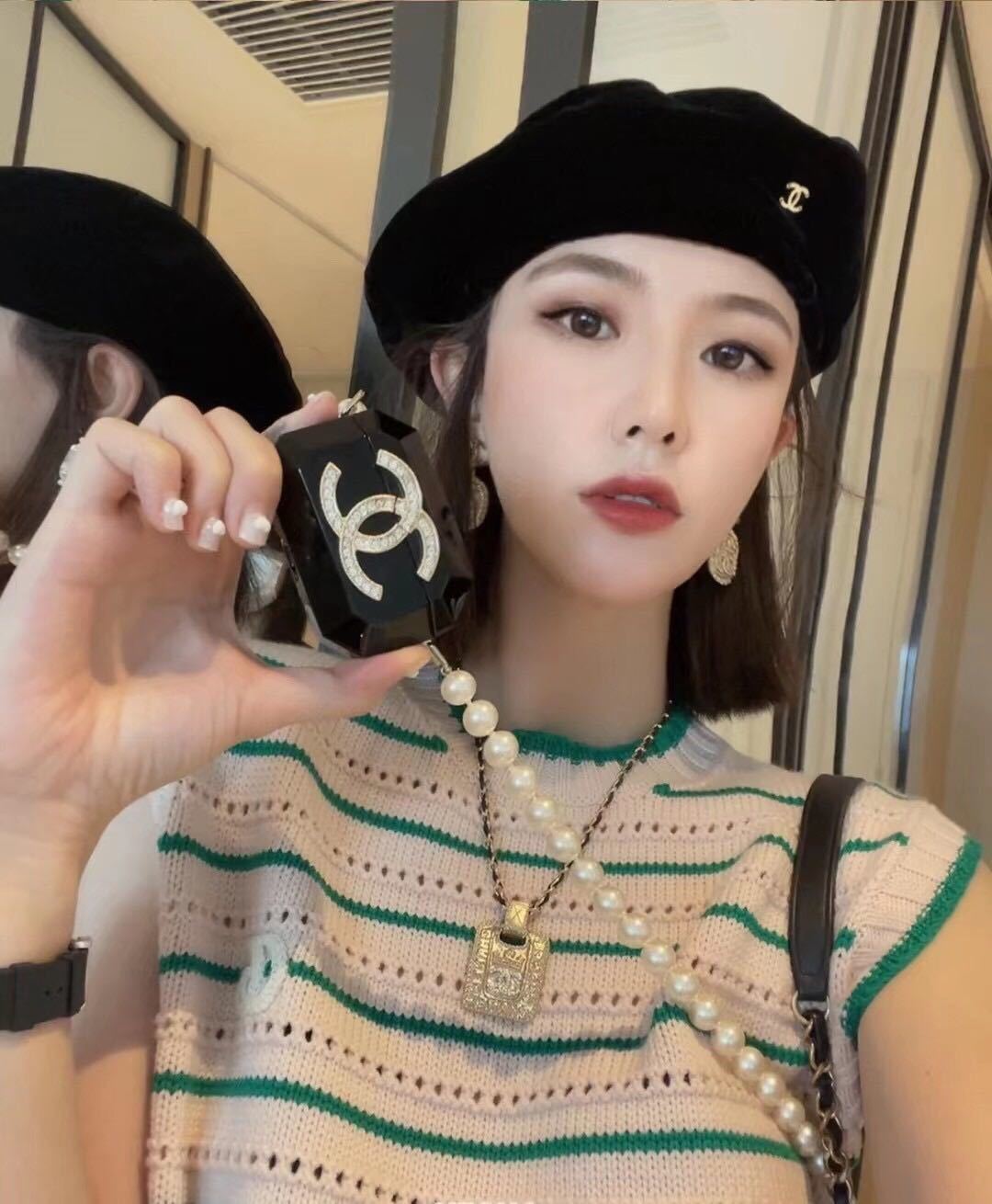 詳細な写真と価格については私に連絡してください