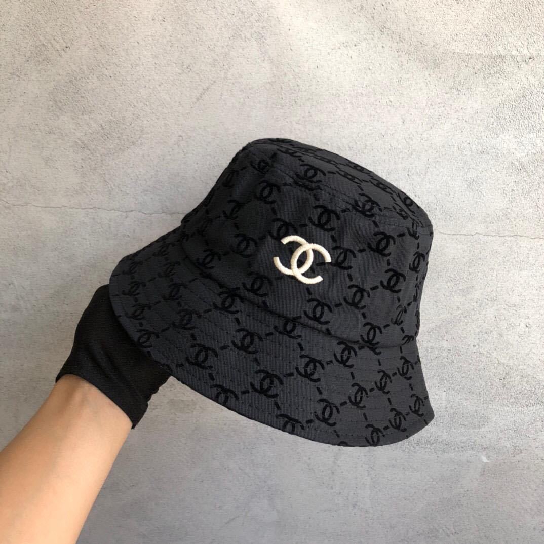 詳細な写真と価格については私に連絡してください