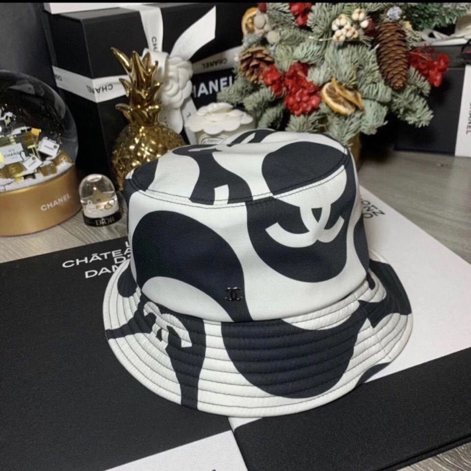 詳細な写真と価格については私に連絡してください