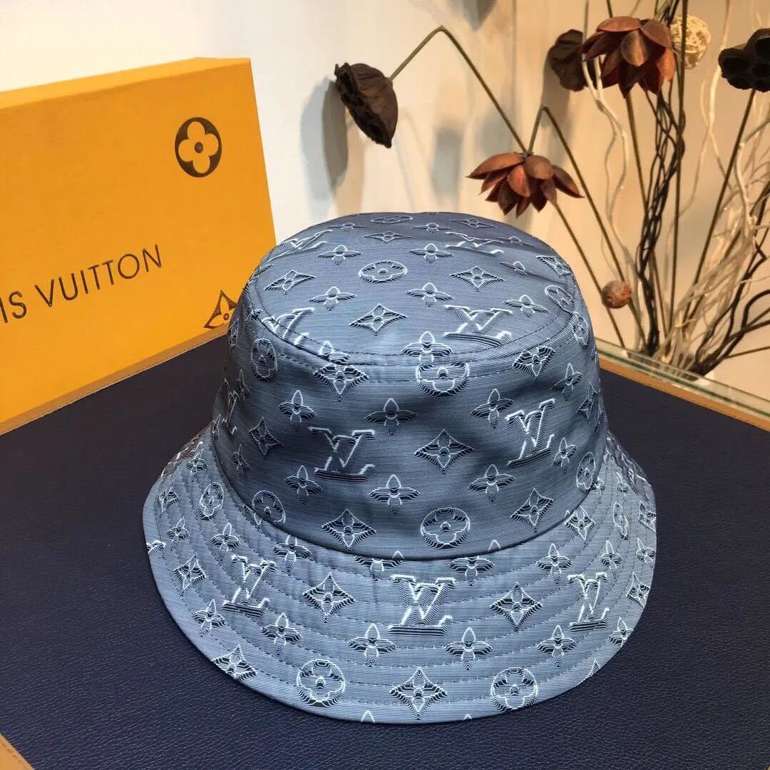 詳細な写真と価格については私に連絡してください