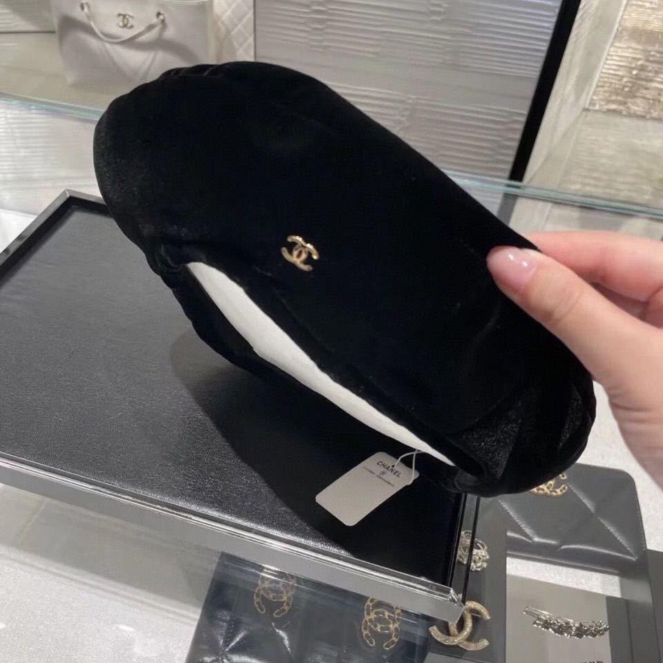 詳細な写真と価格については私に連絡してください