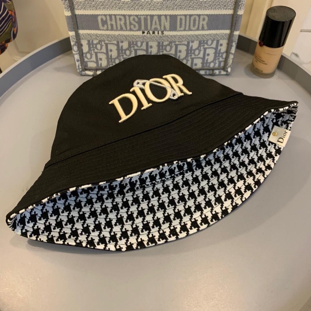 詳細な写真と価格については私に連絡してください