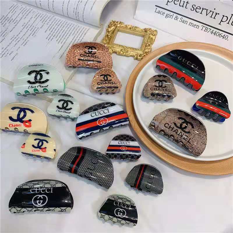 詳細な写真と価格については私に連絡してください