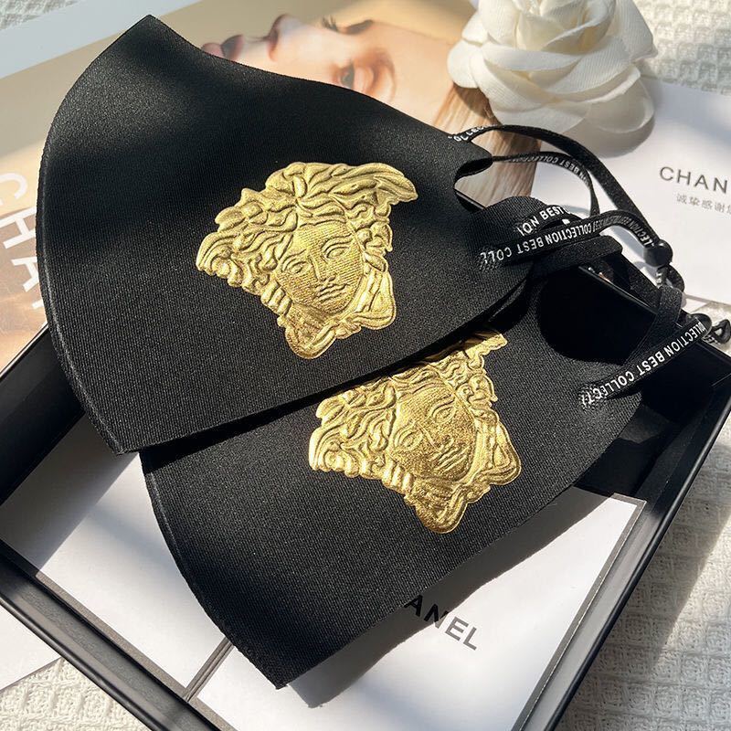 詳細な写真と価格については私に連絡してください