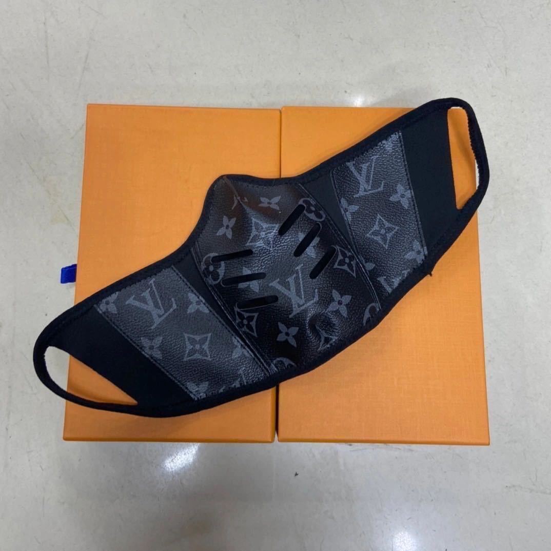 詳細な写真と価格については私に連絡してください