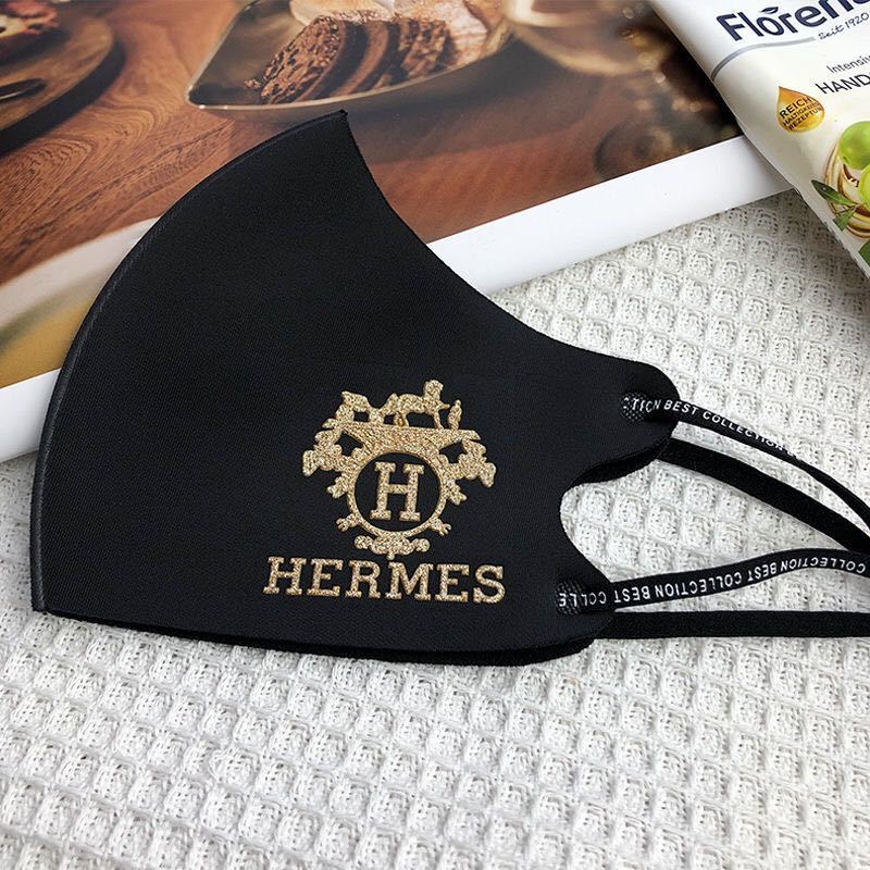 詳細な写真と価格については私に連絡してください