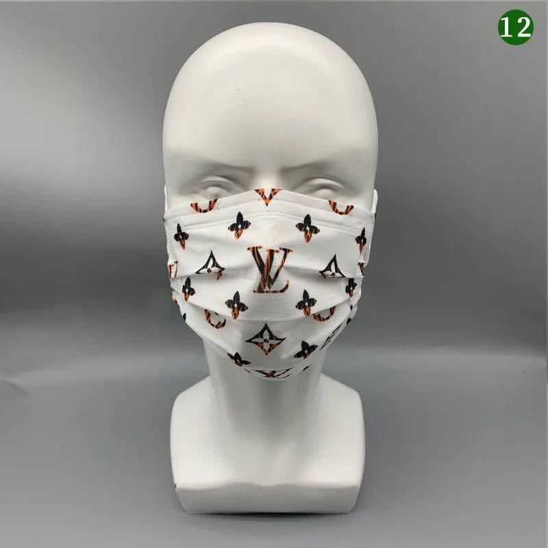 詳細な写真と価格については私に連絡してください